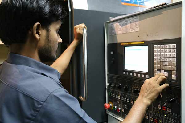 worker-cnc-tpm